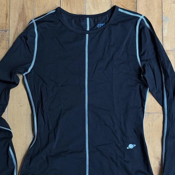 Planet Nusa Long Sleeve - Black - Picture 2 of 4